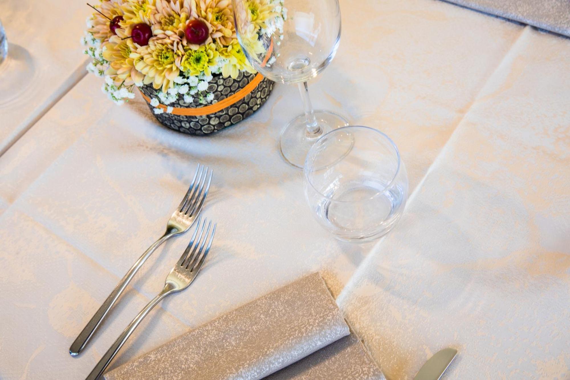 Hotel Ristorante Continental Озио Сото Екстериор снимка